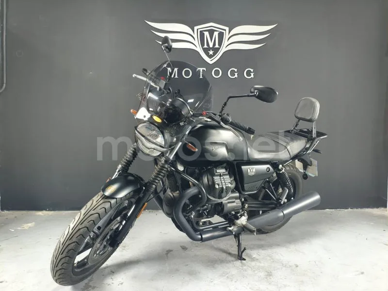 Moto Guzzi V7 - Vista 4