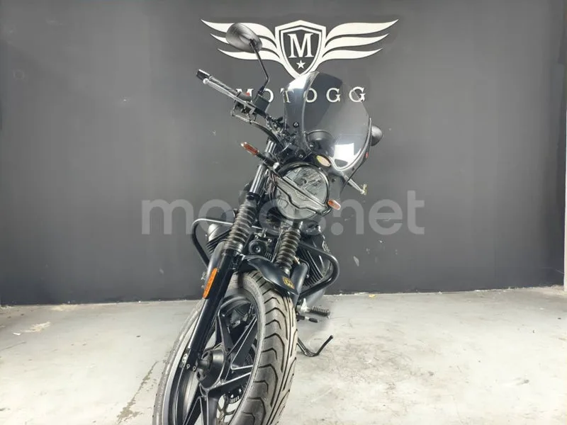 Moto Guzzi V7 - Vista 6