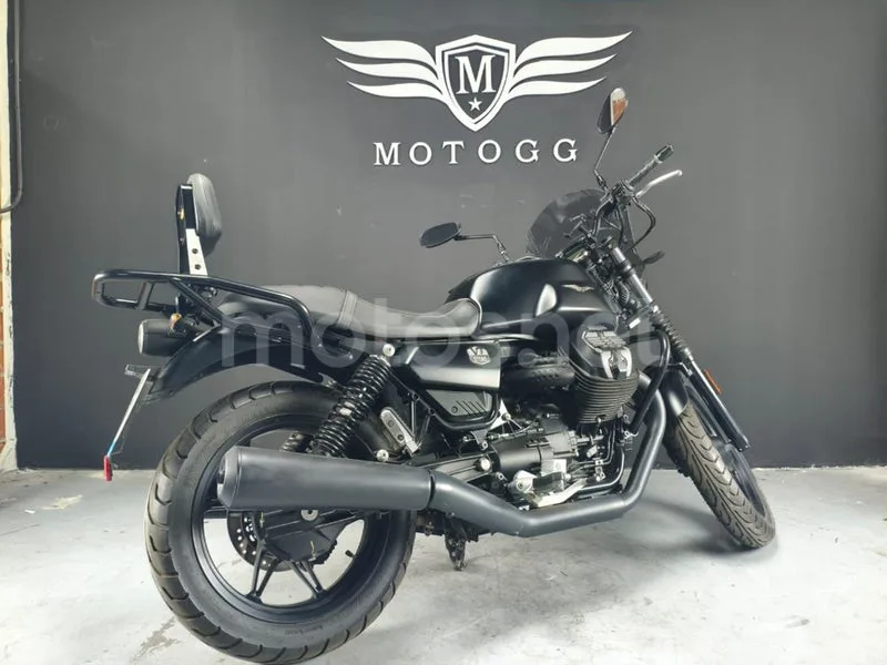 Moto Guzzi V7 - Vista 7