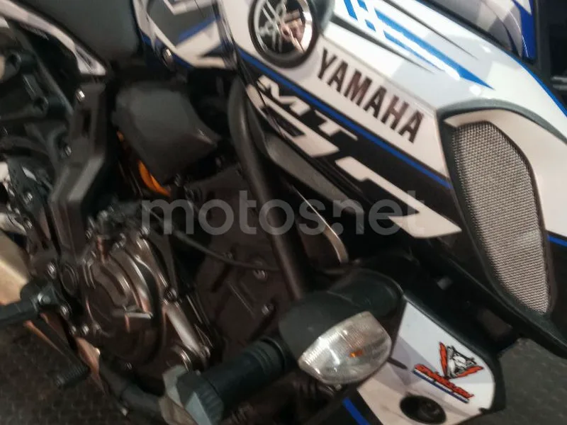 Yamaha MT-07 - Vista 9