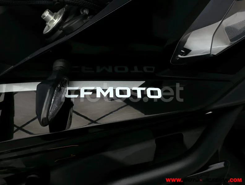 CFMOTO 800MT - Vista 9