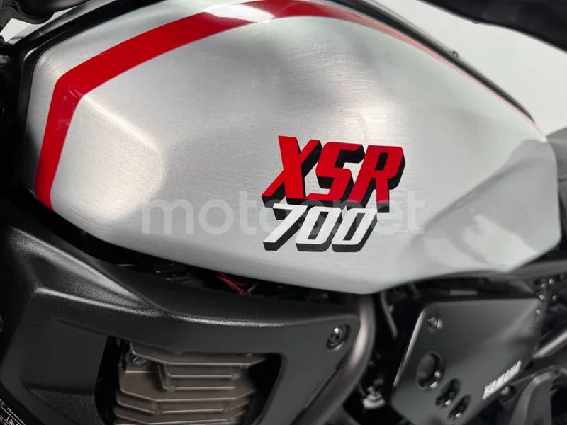 Yamaha XSR700 - Vista 16