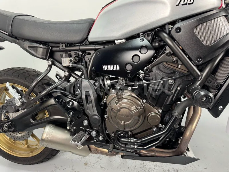 Yamaha XSR700 - Vista 4