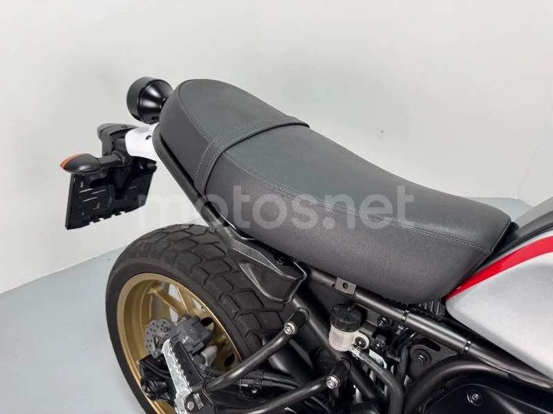 Yamaha XSR700 - Vista 5