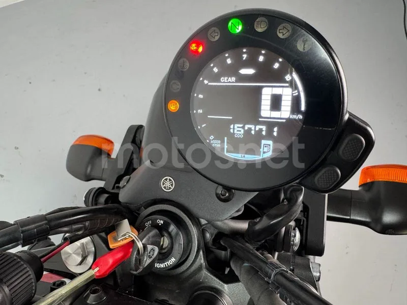 Yamaha XSR700 - Vista 10