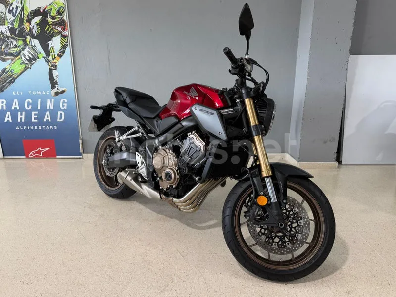 Honda CB650R - Vista 9