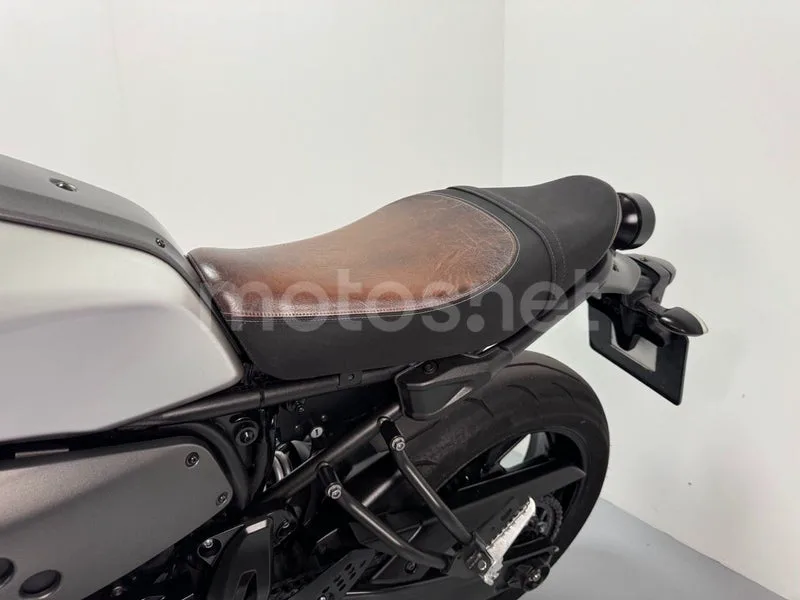 Yamaha XSR700 - Vista 16