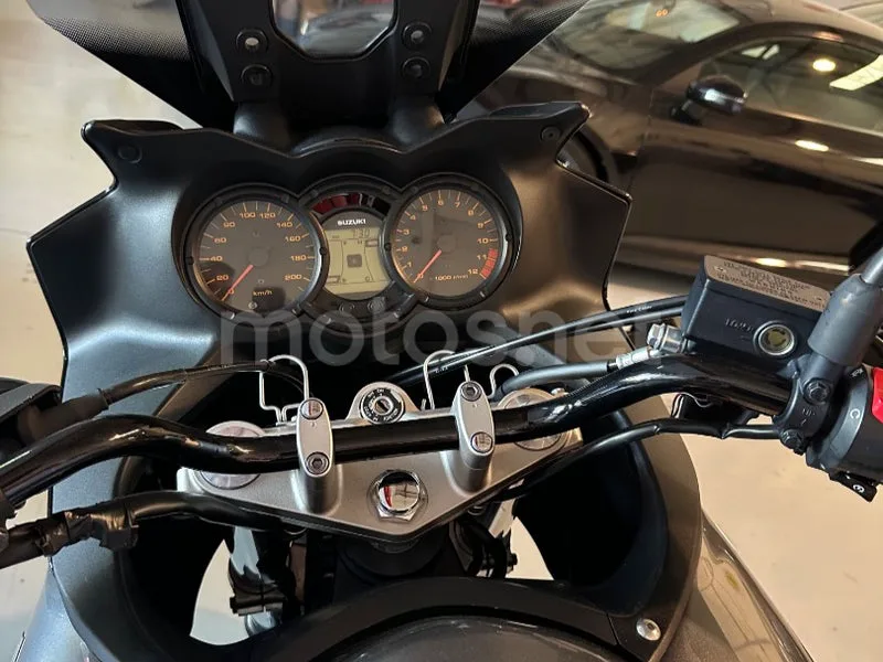 Suzuki V-Strom 650 - Vista 10