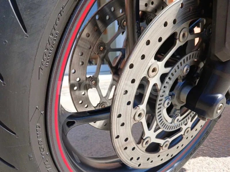 Triumph Street Triple - Vista 17