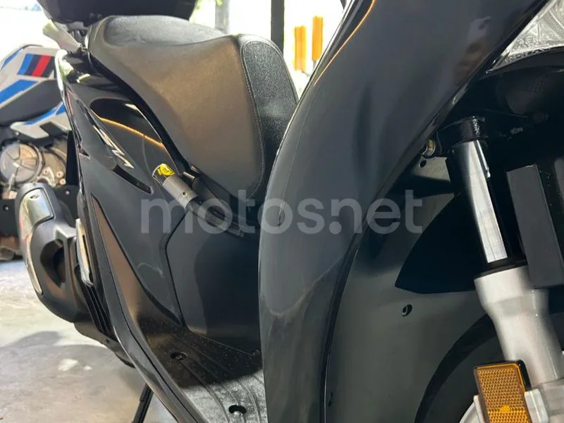 Honda SH125i - Vista 12