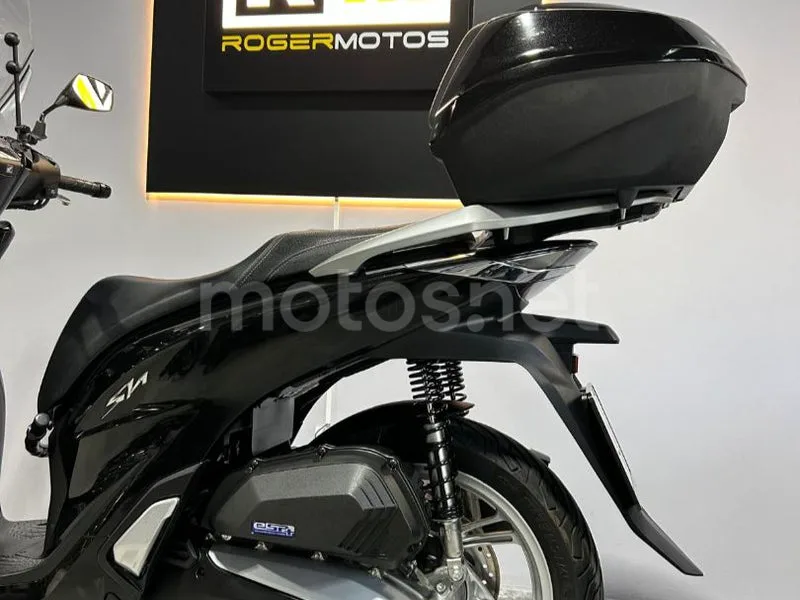 Honda SH125i - Vista 3