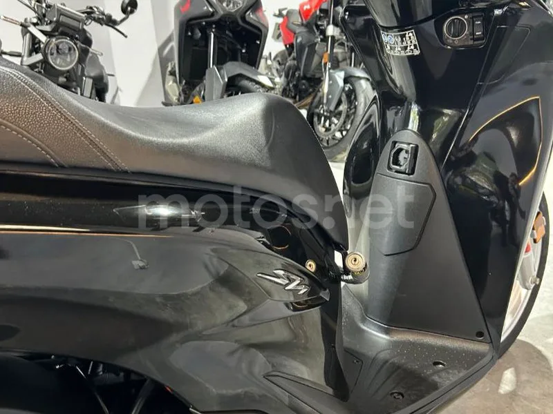 Honda SH125i - Vista 9