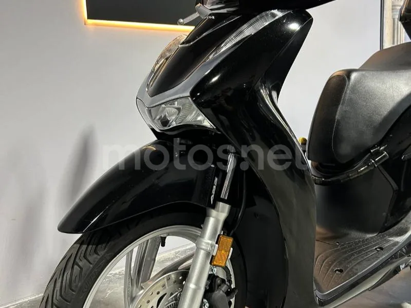 Honda SH125i - Vista 10