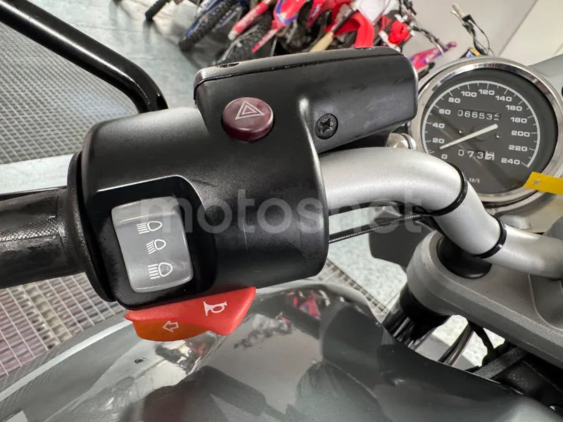 BMW R 850 R - Vista 18