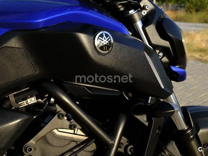Yamaha MT-07 - Vista 6