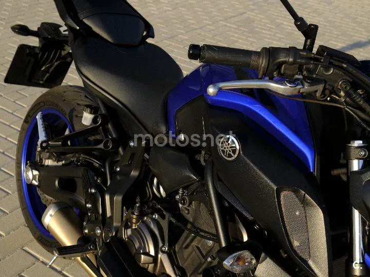 Yamaha MT-07 - Vista 8