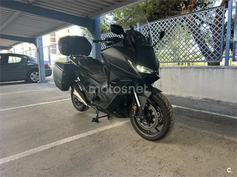 Honda Forza 750 - Vista 3