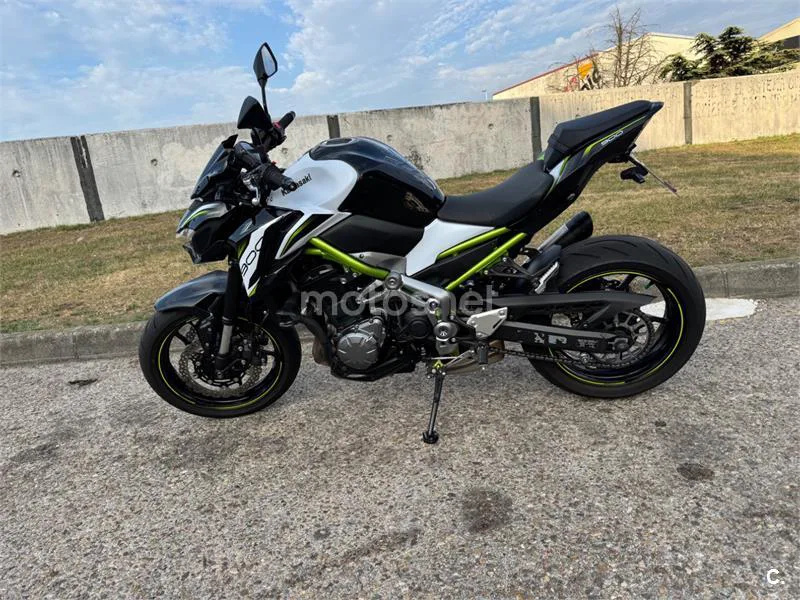 Kawasaki Z900 - Vista 10