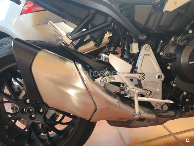 Honda CB1000R - Vista 6
