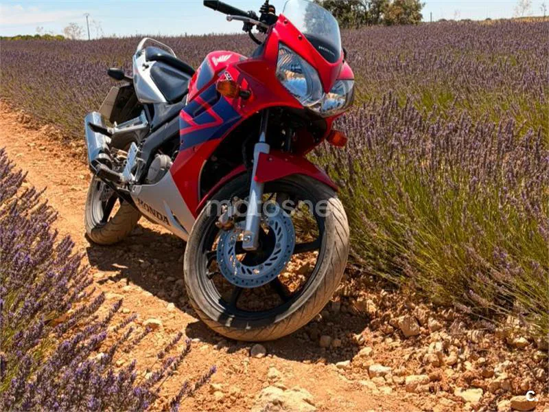 Honda CBR125R - Vista 7