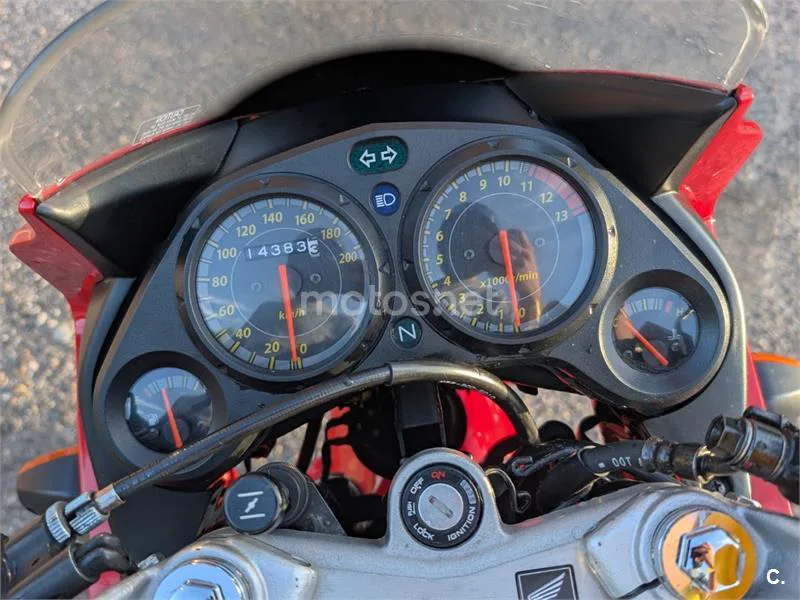 Honda CBR125R - Vista 9