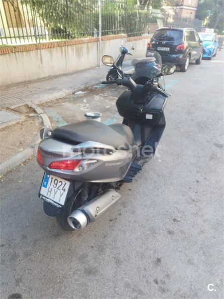 Suzuki Burgman 125 1250 € 2014 Madrid - 1