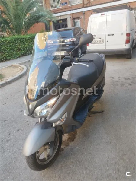 Suzuki Burgman 125 - Vista 3