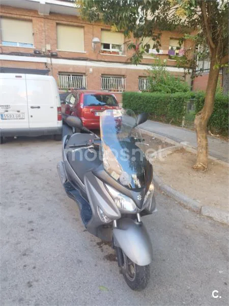 Suzuki Burgman 125 - Vista 4