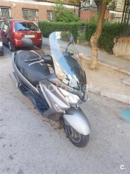 Suzuki Burgman 125 - Vista 5