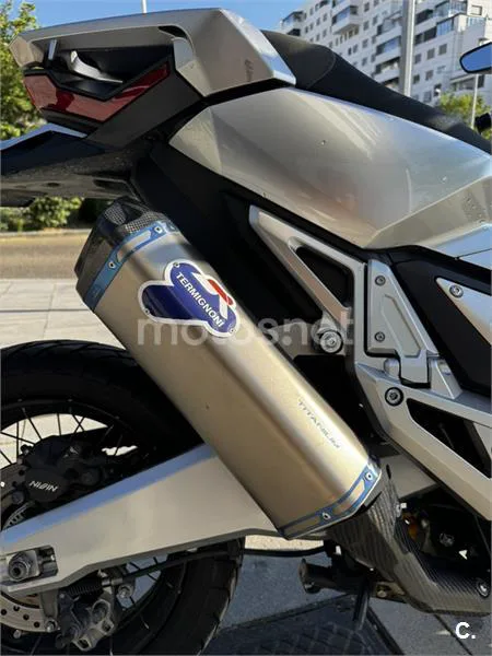 Honda X-ADV - Vista 4