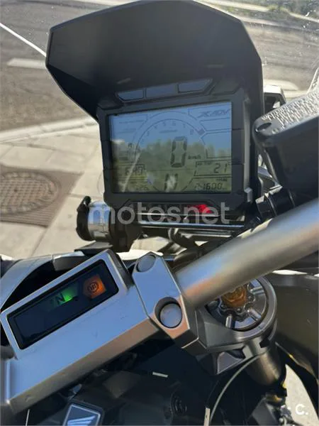 Honda X-ADV - Vista 7