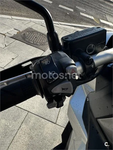 Honda X-ADV - Vista 8