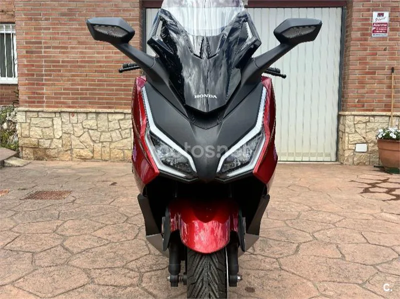 Honda Forza 350 - Vista 4