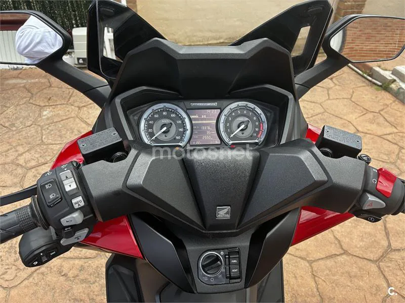 Honda Forza 350 - Vista 8