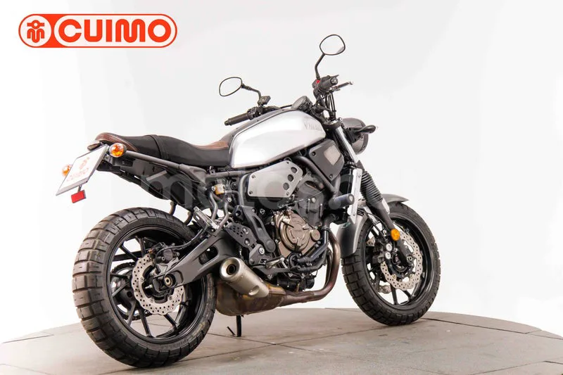 Yamaha XSR700 - Vista 4