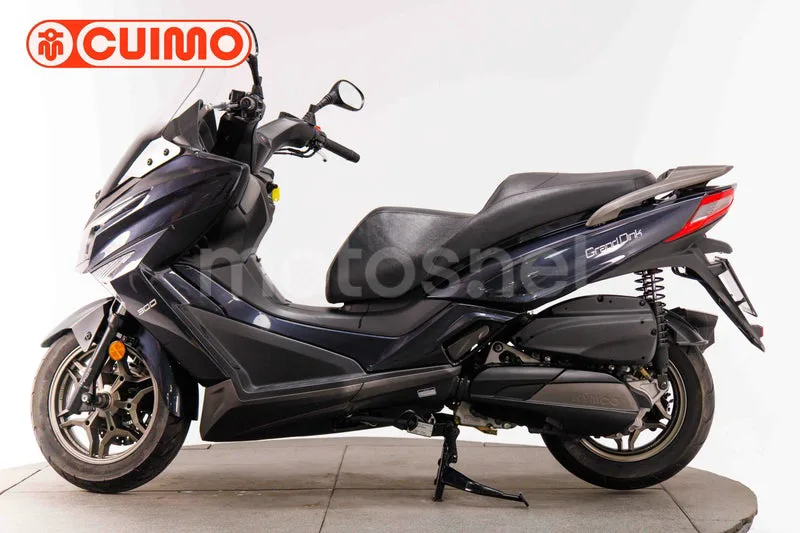 Kymco Grand Dink 300 - Vista 8