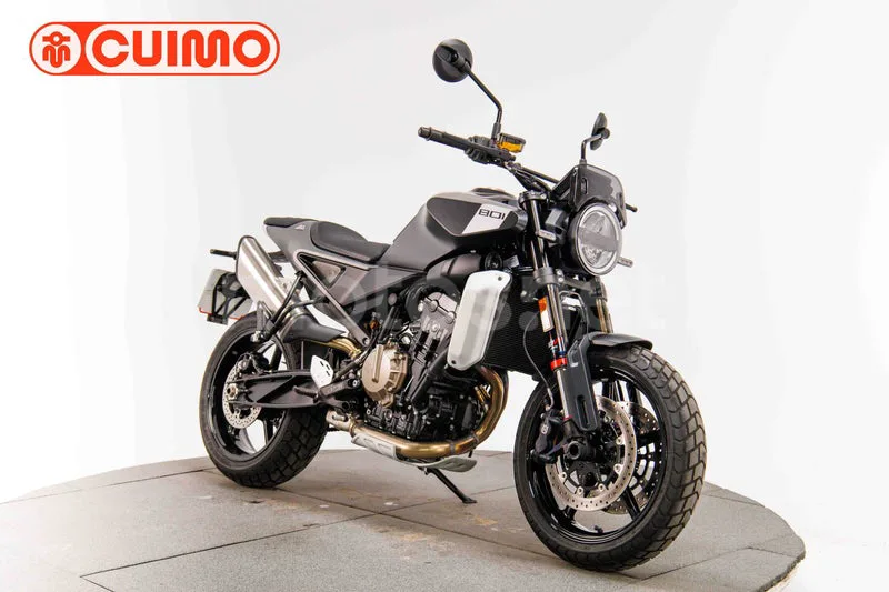 Husqvarna Svartpilen 801 6699 € 2024 Barcelona - 1