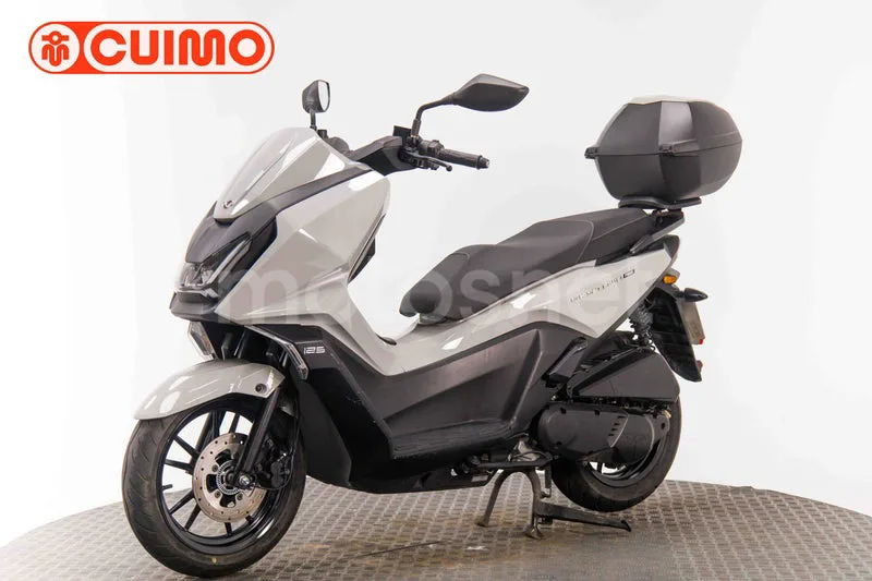 Kymco Sky Town 125 - Vista 9