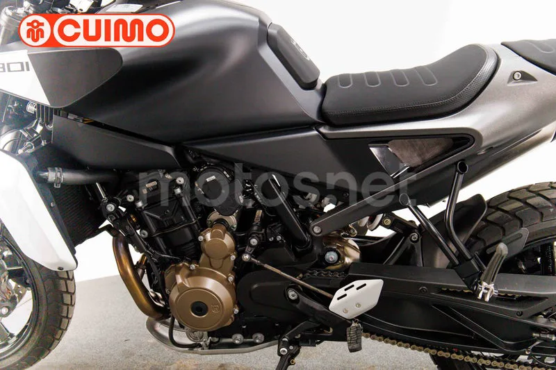 Husqvarna Svartpilen 801 - Vista 19