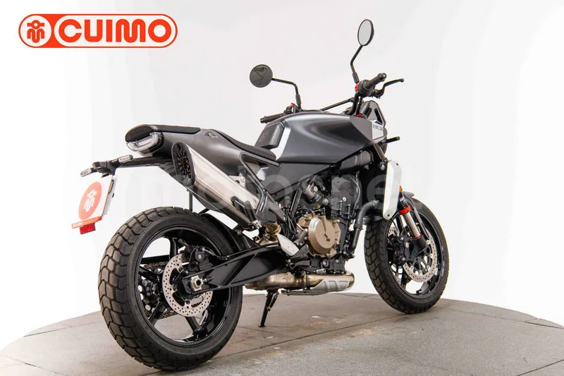 Husqvarna Svartpilen 801 - Vista 4