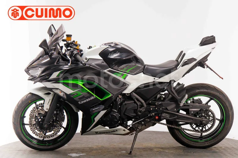 Kawasaki Ninja 650 - Vista 8
