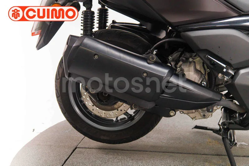 Yamaha XMAX 300 - Vista 14