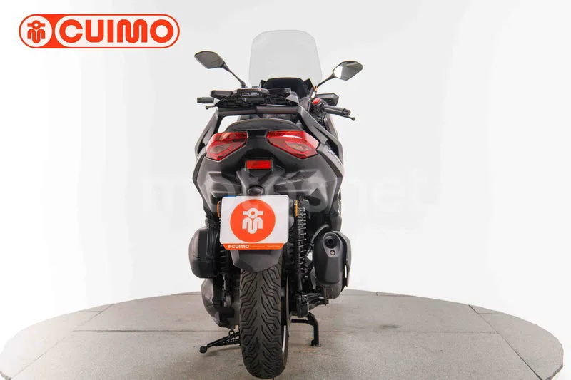 Yamaha XMAX 300 - Vista 5