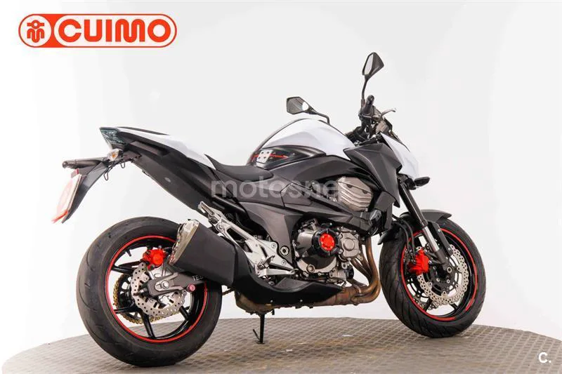Kawasaki Z800 - Vista 4