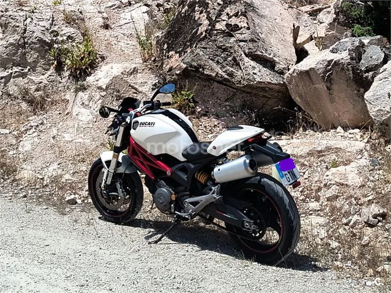 Ducati Monster 696 2700 € 2010 Madrid - 1