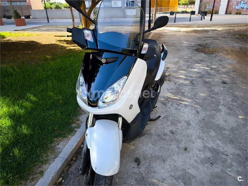 Yamaha XMAX 125 - Vista 6