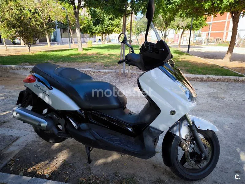 Yamaha XMAX 125 - Vista 8