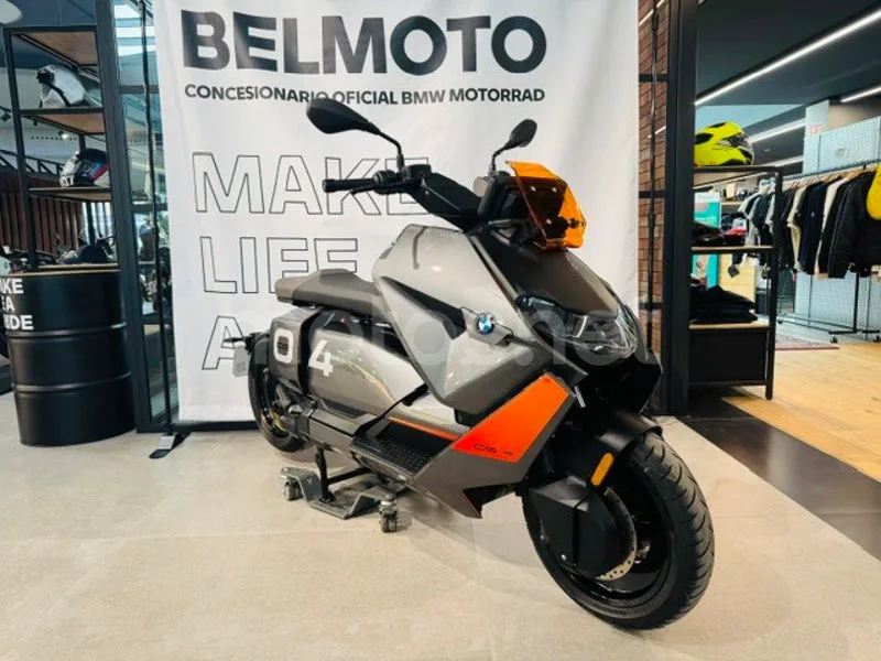 BMW CE 04 - Vista 4