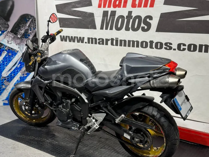 Yamaha FZ6 - Vista 4