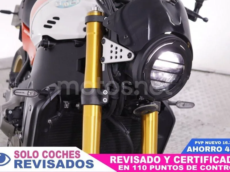 Yamaha XSR900 - Vista 15